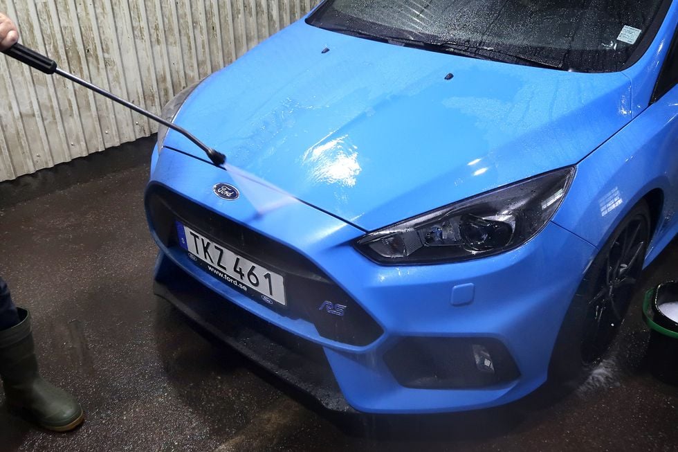 Guide: Tvätta bilen skonsamt med rätt schampo och de bästa redskapen från Turtle Wax