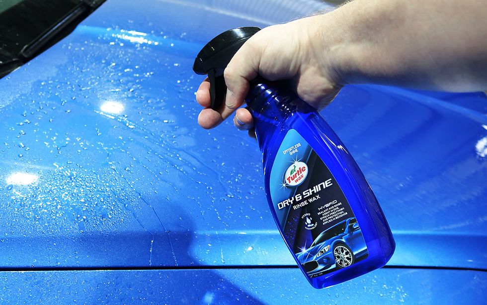Nya Turtle Wax Dry & Shine Rinse Wax – aldrig har det varit enklare att tvätta och vaxa bilen