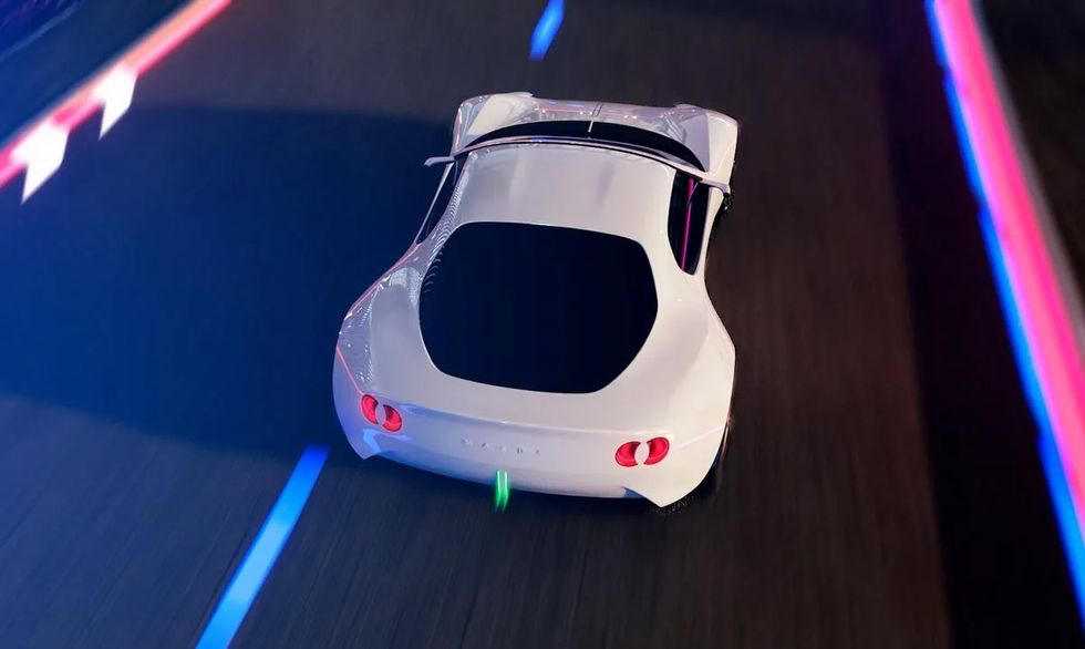 Mazda elektrifierar försiktigt – behåller förbränningsmotorerna