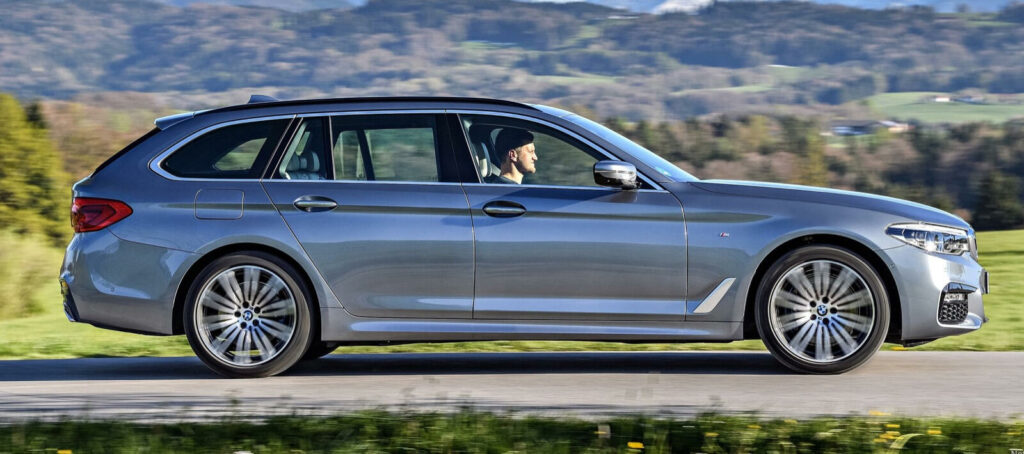 Enligt ett test utfört av ICCT (International Council on Clean Transportation) släpper moderna dieselbilar ut 26–40 gånger mer NOx när de körs mer aggressivt/snabbare/i köer än i den nya körcykeln RDE – som alltså ska efterlikna verklig körning. Detta gäller exempelvis BMW 520d som uppvisat mycket bra värden enligt RDE.