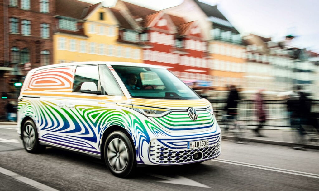 Vi körde kommande Volkswagen ID. Buzz i kort version och med iögonfallande maskering på Köpenhamns gator. Flera personer gjorde tummen upp under färden.