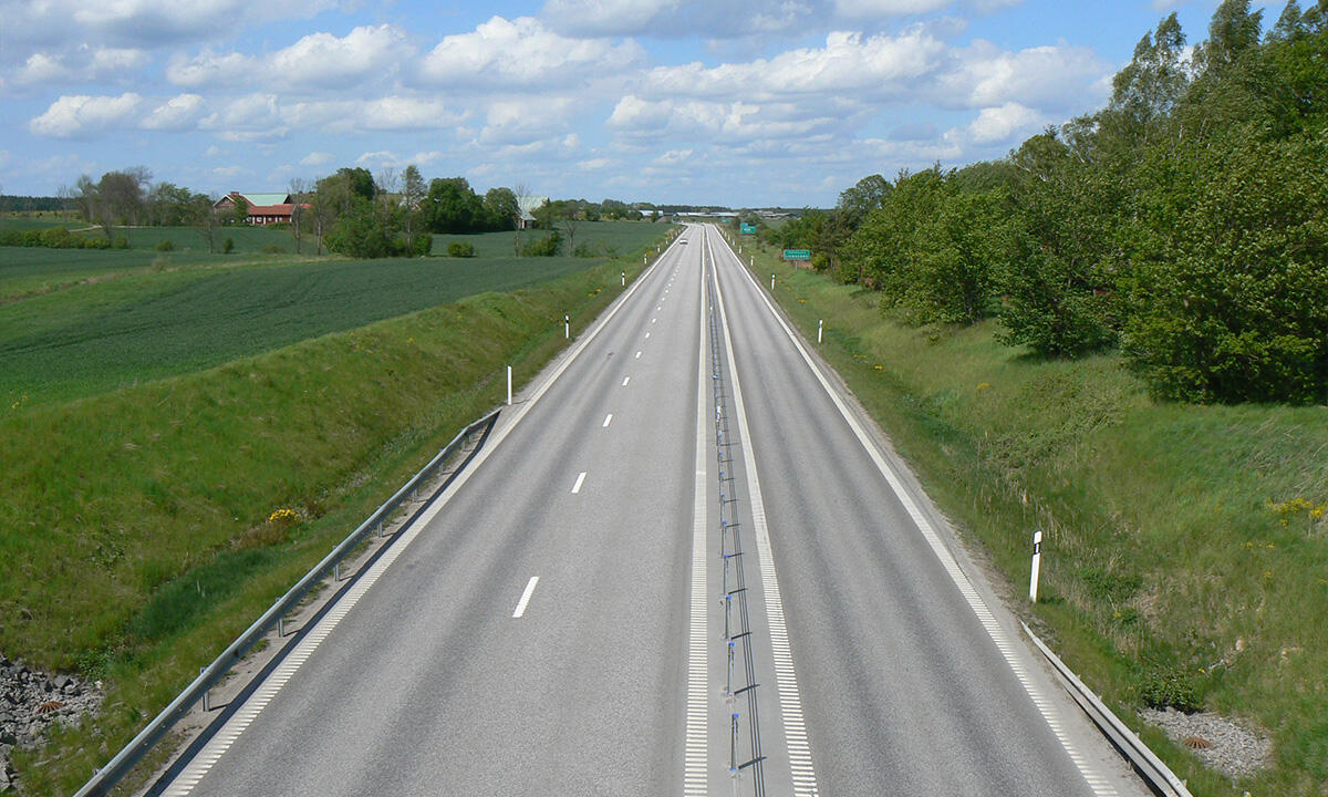 ”Sköt dig själv och skit i andra” på 2+1-vägarna, skriver krönikören.