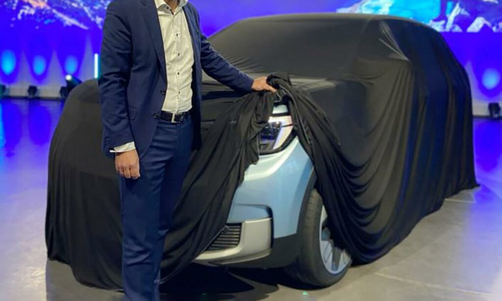 Här tittar Fords nästa elbil fram under täcket.