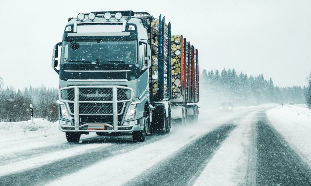Digitala fartbegränsningar ska testas av timmerbilar längs sträckor i fyra norrländska orter.