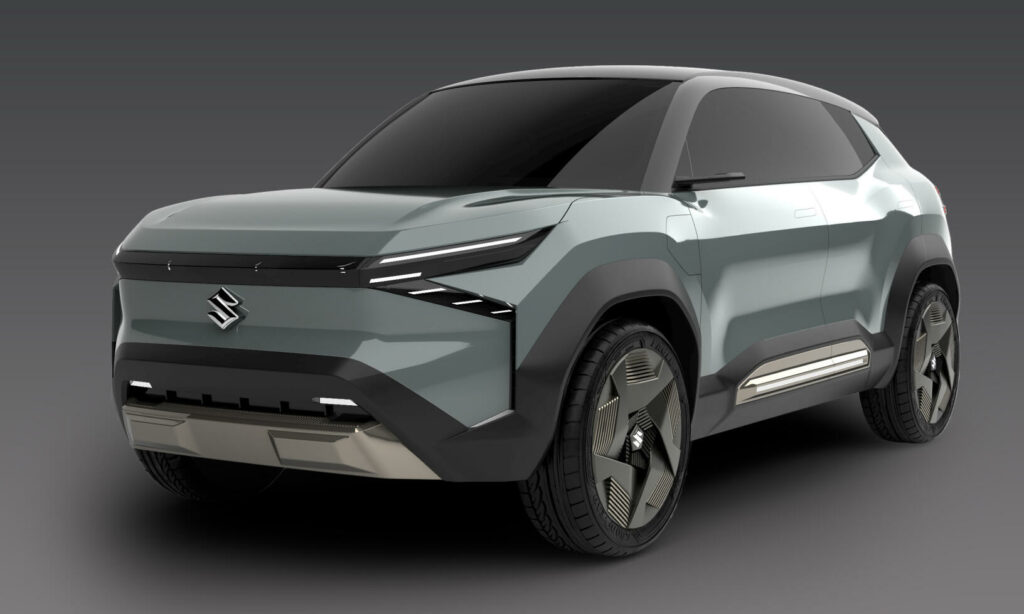 Japanska Suzuki ger sig till slut in i elbilsracet – med en moderiktig crossoversuv i mellanklassen.