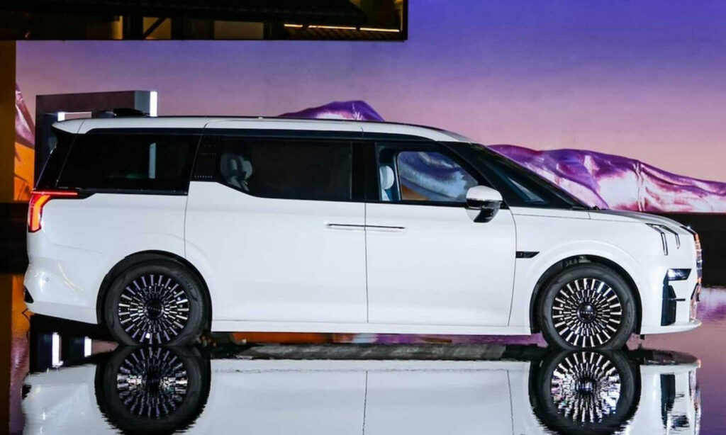 Geelymärket Zeekrs minibuss 009 kommer i Volvo-version, bekräftar Volvo Cars kinachef.