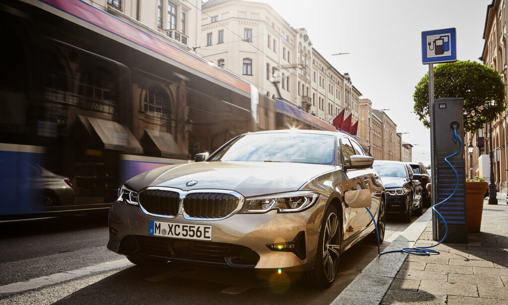 BMW har redan stöd för geofencing i en del av sina laddhybrider.