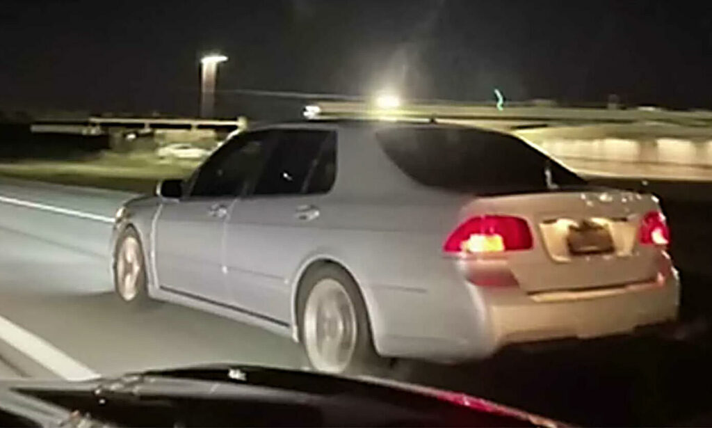 Extra antenner på bakluckan är det enda som skvallrar om att det är något speciellt med denna Saab 9-5 Aero.