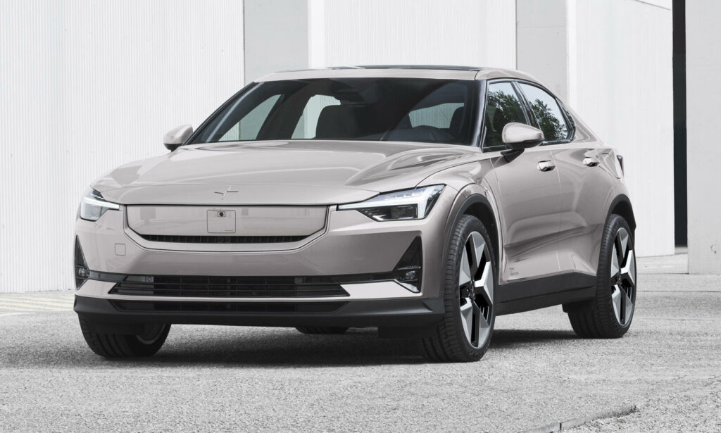 Polestar 2 har fått en ny front med säkerhetsfunktionerna samlade i mitten. Det kallas Smart Zone.