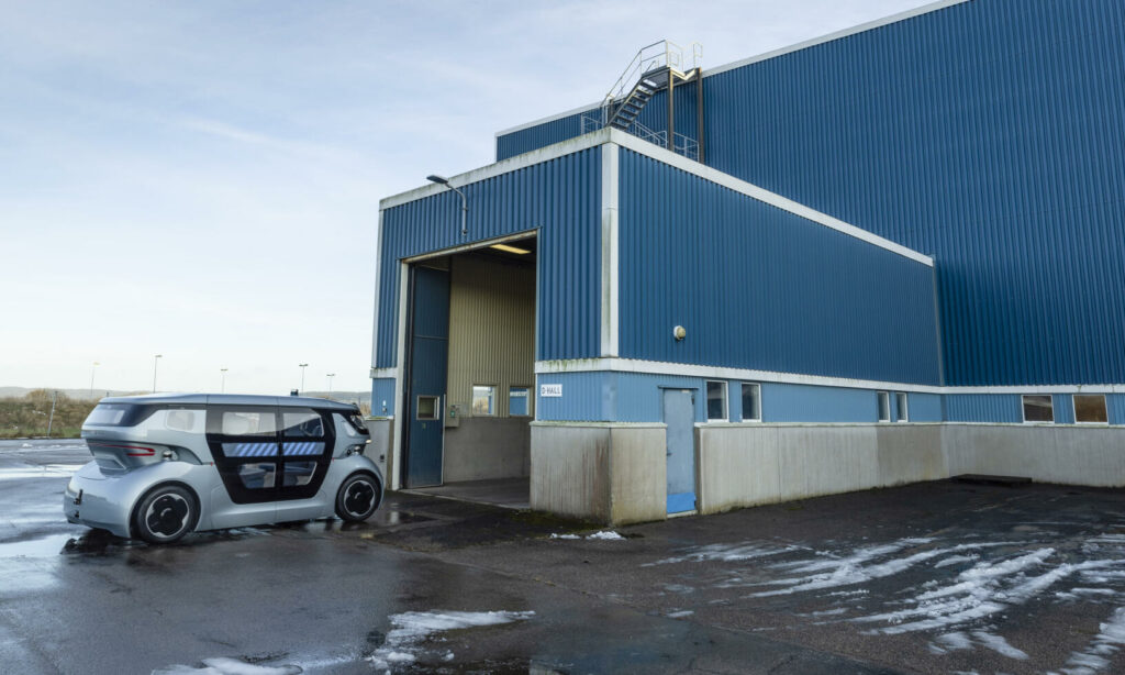 Auto motor & sport provåkte Nevs robottaxi i december 2021. Nu är framtiden mörk för bilen och företaget.