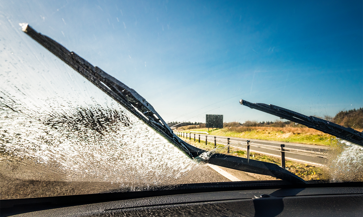 ”Säkerhet ska vara standard, så enkelt är det”, skriver en färskt solar plexus-nitad krönikör.