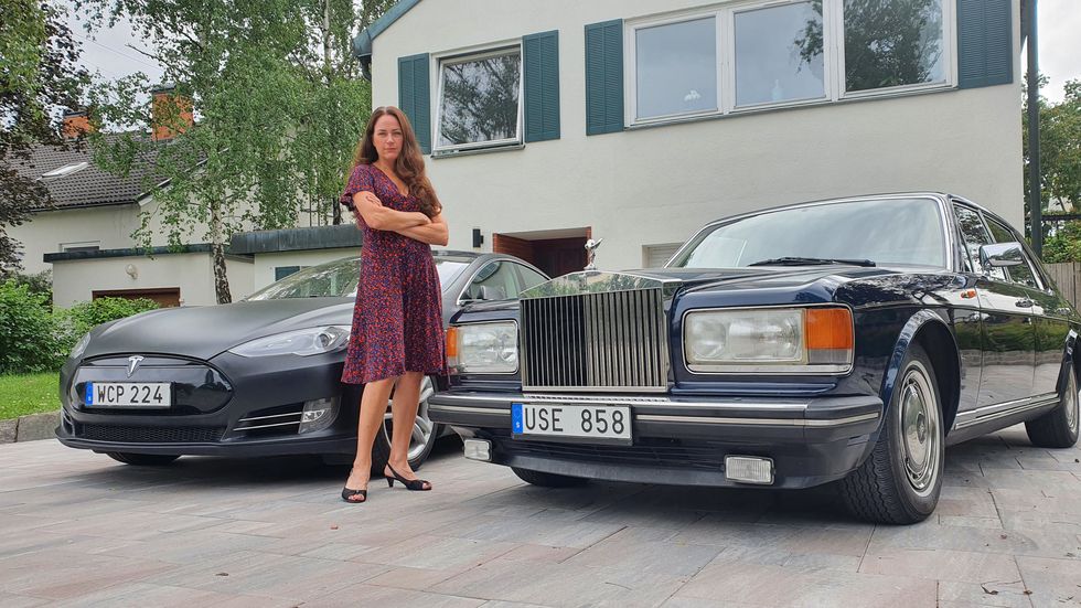 Stulen Lexus och kraschad Rolls – då fick det bli en Tesla istället