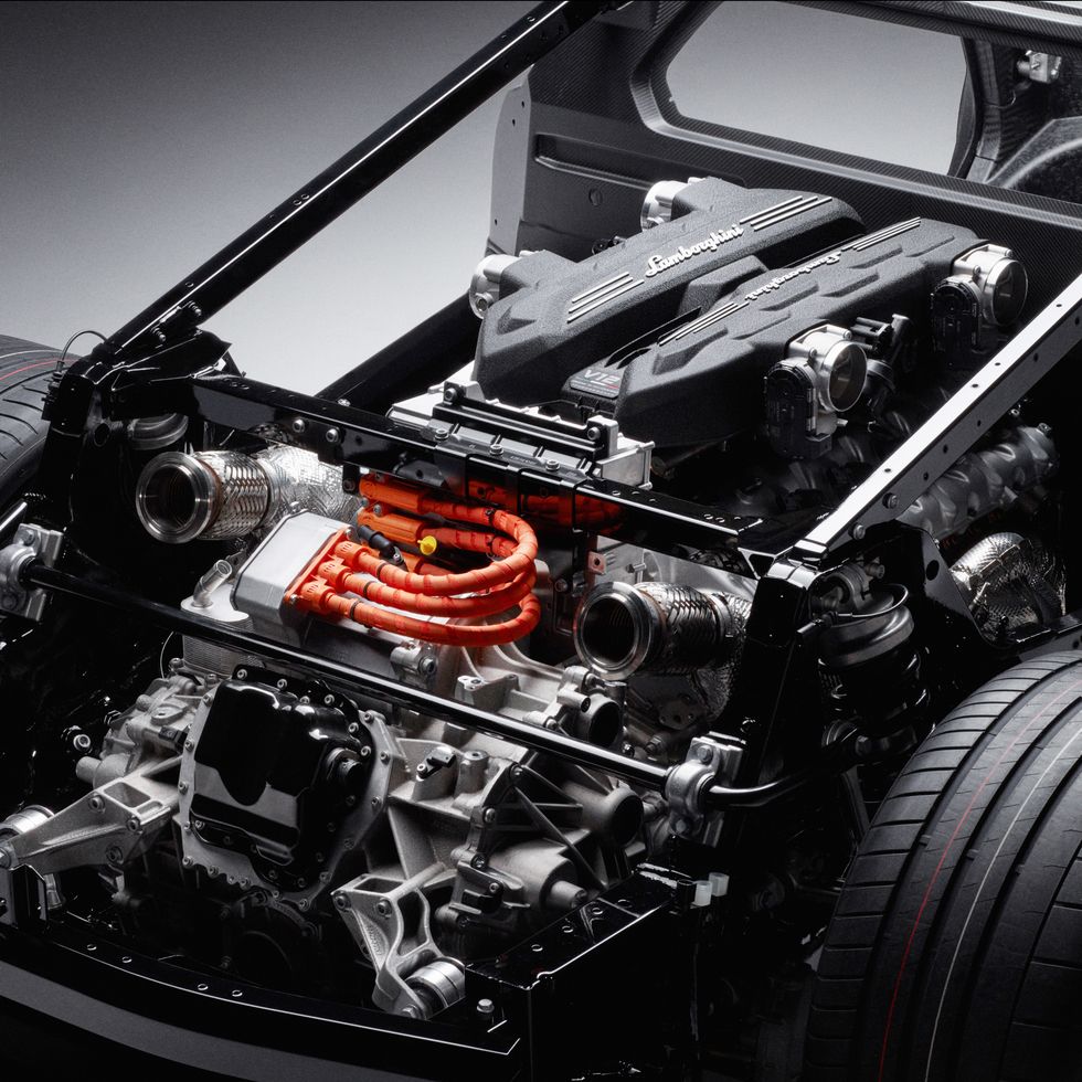 Lamborghinis laddhybrid: Ny V12:a och över tusen hästar