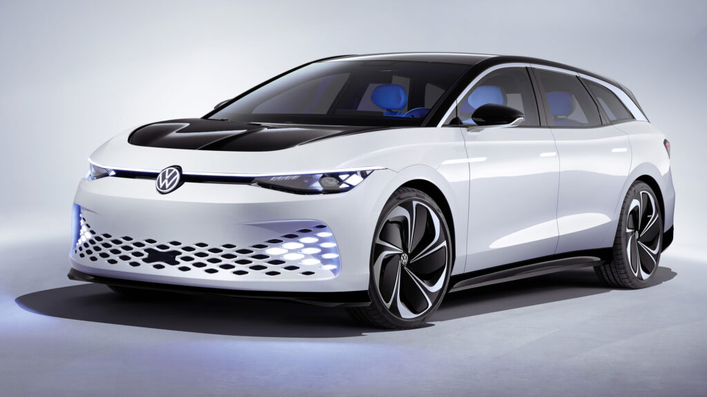 Volkswagen e-Tron visas i en studiosättning. (AI text)