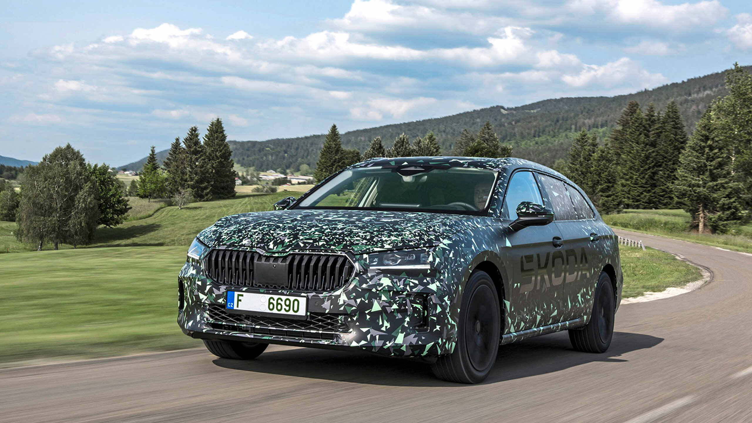 Skoda Superb provkörning prototyp