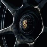 Porsche 911 GTS är en sportbil som tillhör Porsche-familjen. (AI text)