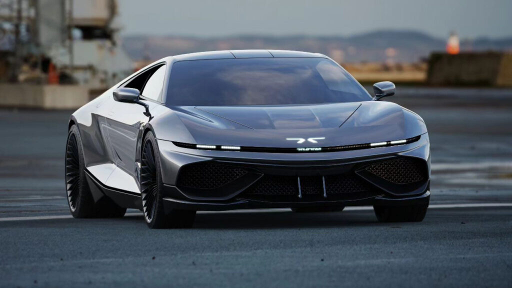 En framtida bil kör på en start- och landningsbana. (AI text)