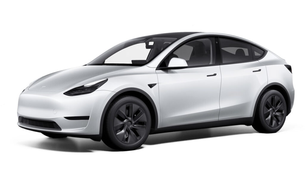En vit Tesla Model Y på en vit bakgrund. (AI text)