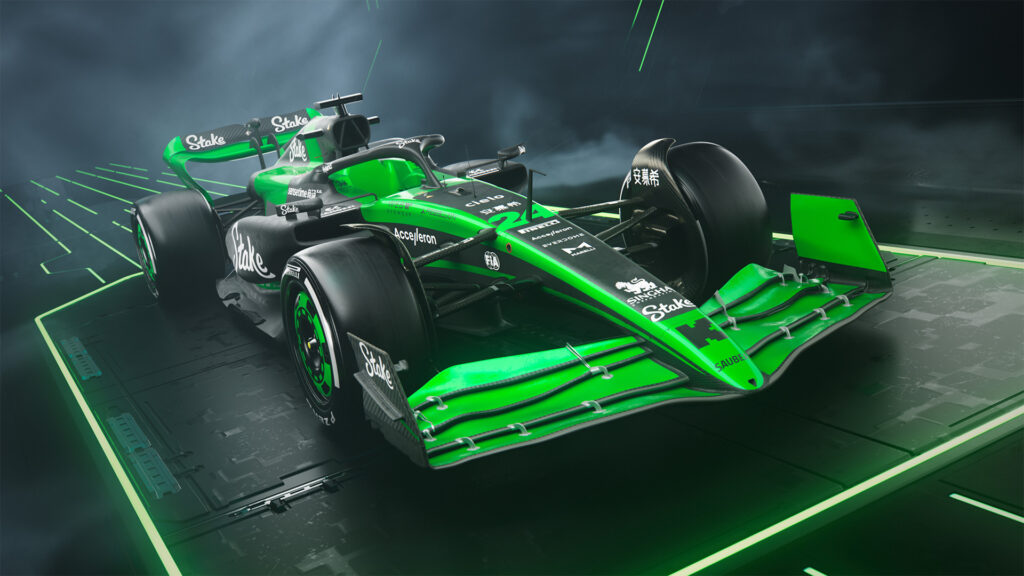 En grön racebil i en mörk rum. (AI text)