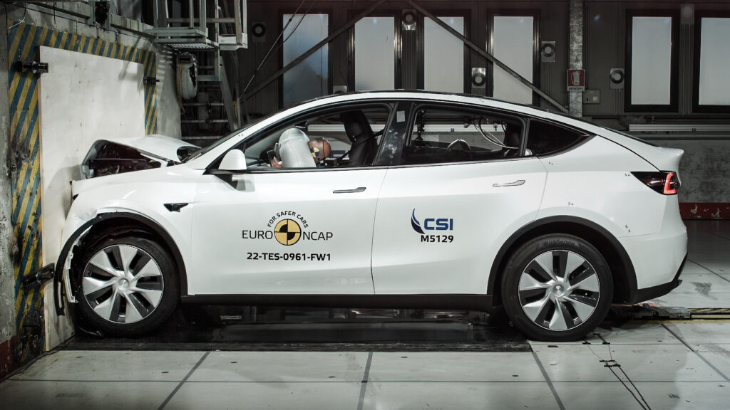 Tesla Model X-test av kraschsäkerhet (AI text)