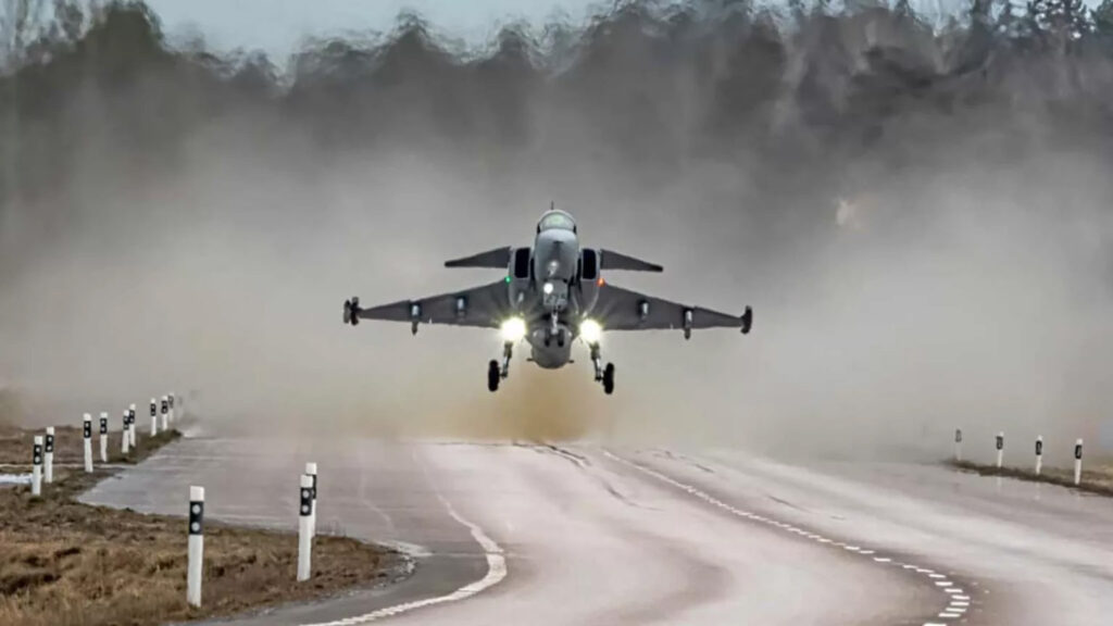 En stridsparkplanör tar avstamp från en startbana. (AI text)