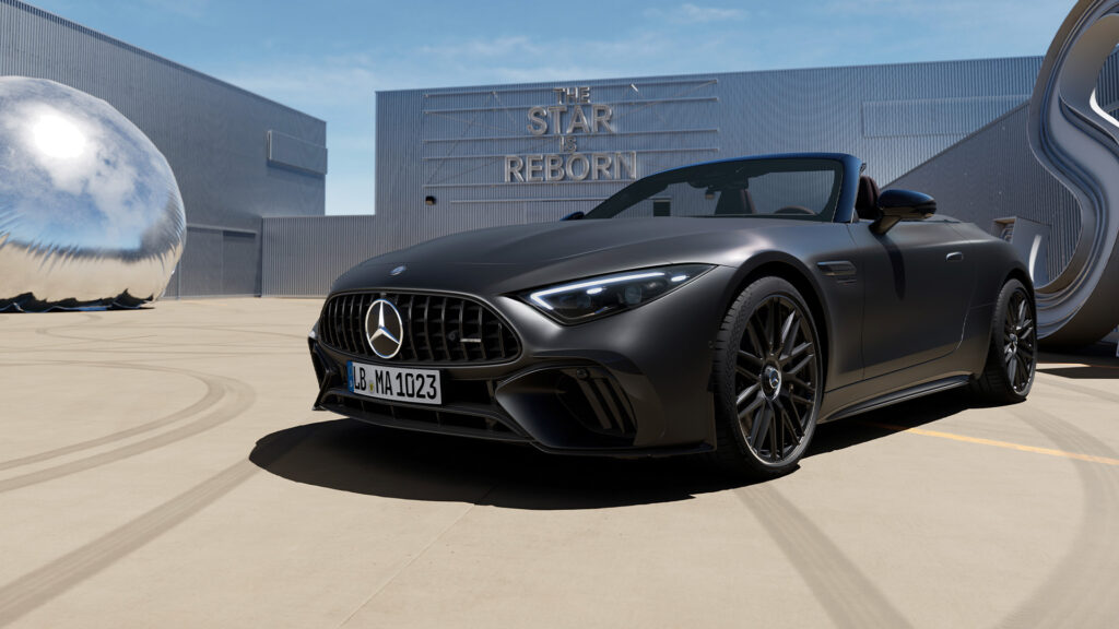 Mercedes-AMG C 63 S Roadster utanför en futuristisk byggnad. (AI text)