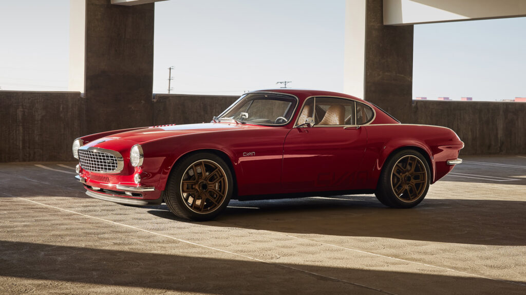 En klassisk bil parkerad på en parkeringsplats (AI text)