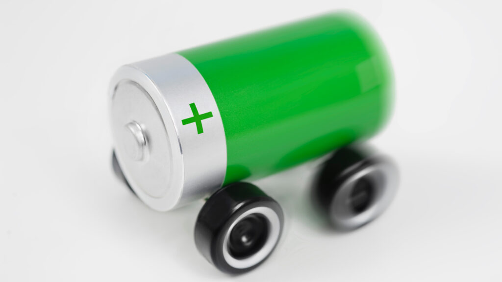 En grön elbilsakku på hjul (AI text)