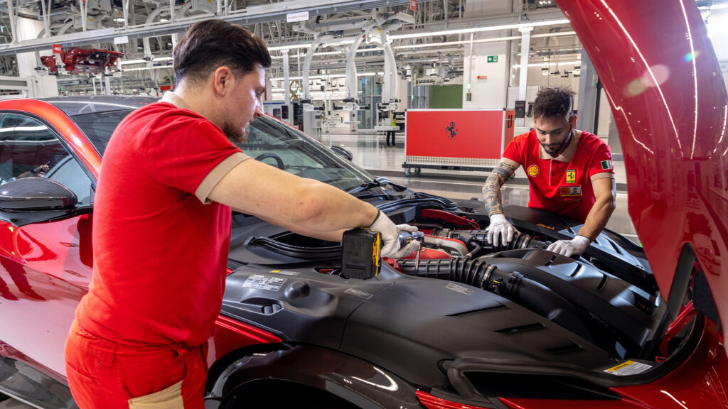 Ferrari GTC4 Lusso T (AI text)