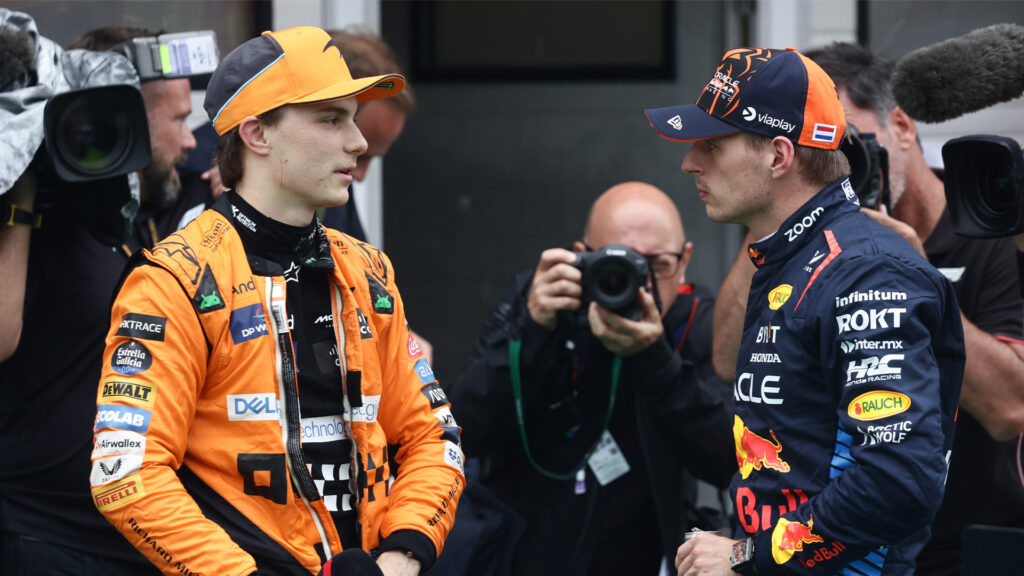 Personer pratar med medier (AI text)