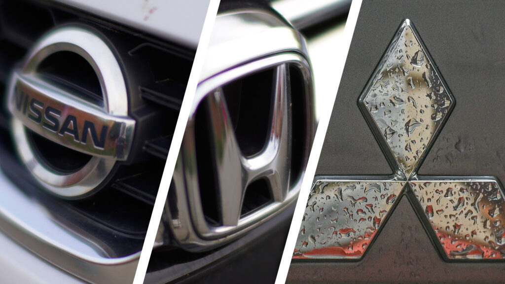 En Nissan Xterra och en Nissan (AI text)