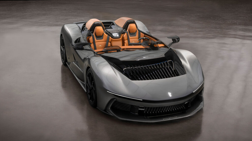 Chevrolet Sabre är en sportbil som står parkerad i garaget. (AI text)