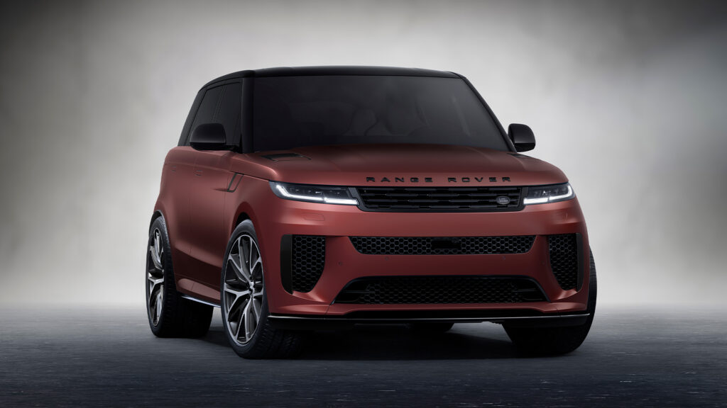 Den nya Range Rover Evoque är en röd SUV. (AI text)