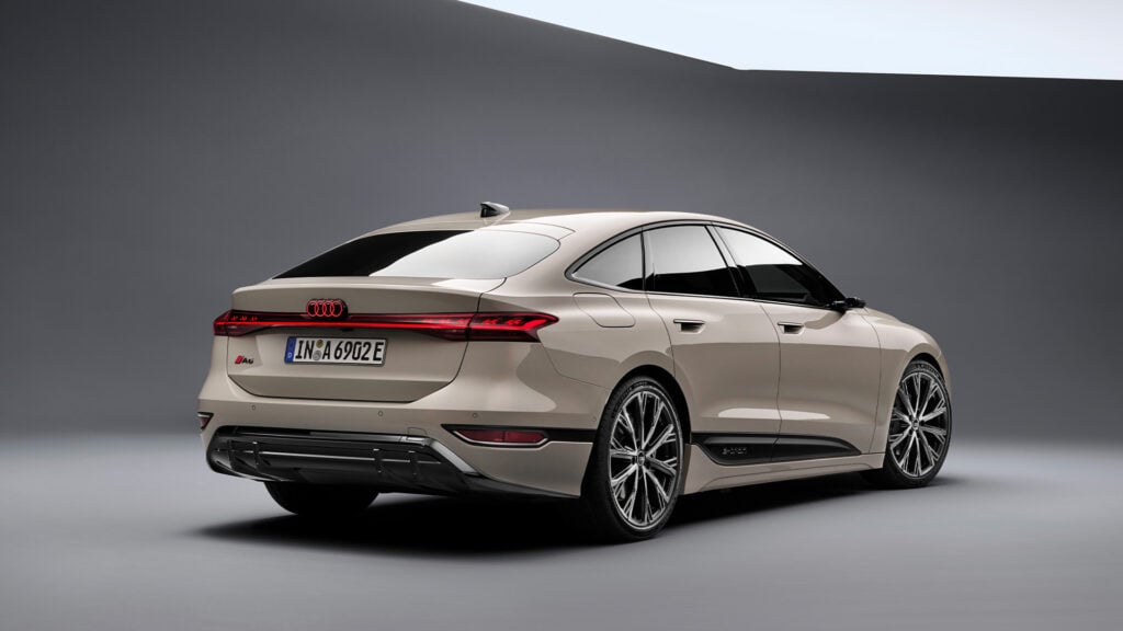 Audi A8 S4-konceptet är en konceptbil. (AI text)