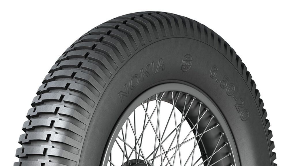 En motorcykeltäppa på vit bakgrund. (AI text)