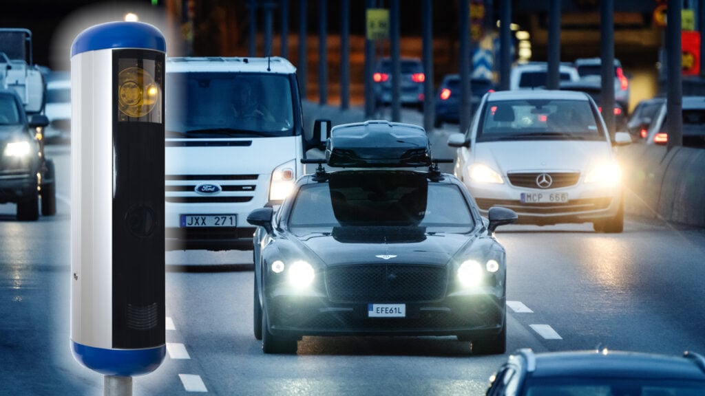 Fartkamera och bild av trafik i Stockholm