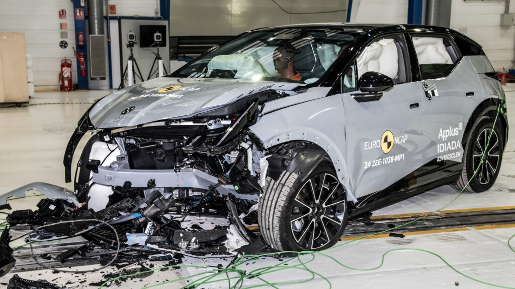 Kraschad Zeekr X som krocktestats av Euro Ncap.