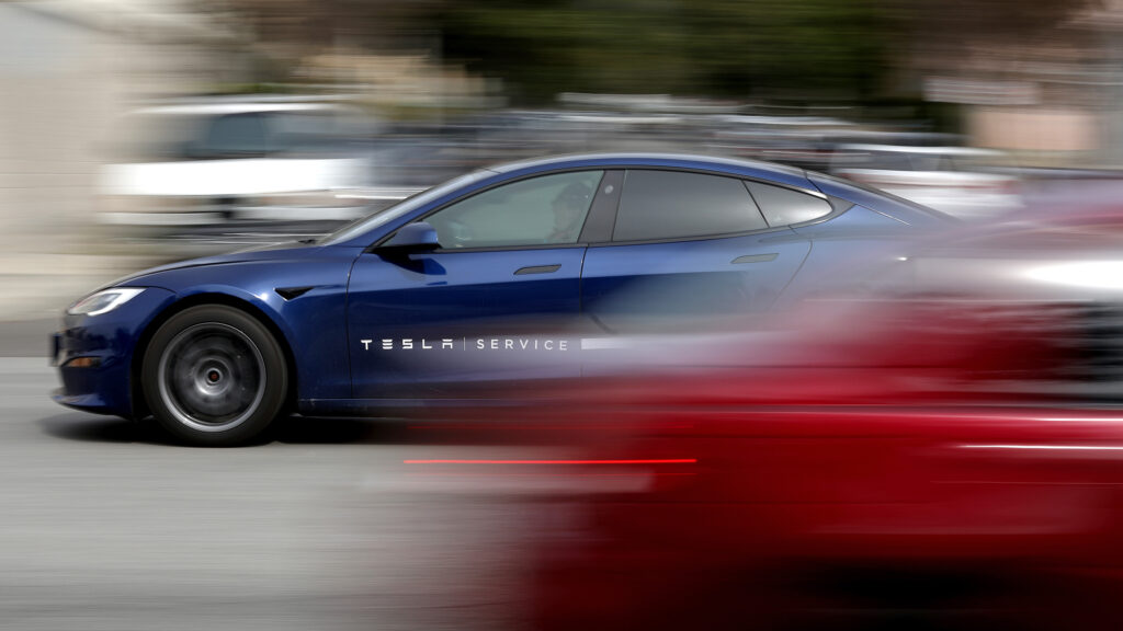 Lånebil från Tesla.