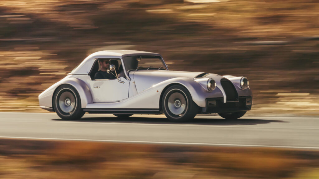 Morgon Supersport snett framifrån