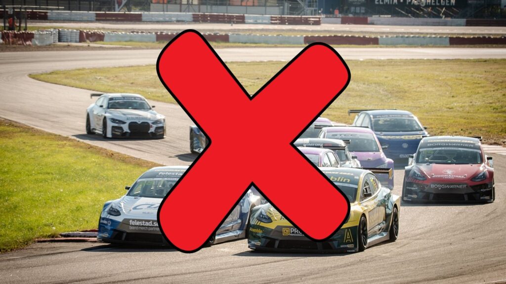 I december 2024 meddelade STCC:s promotor att de inte skulle fortsätta driva mästerskapet, vilket gjorde att ansvaret föll på Svensk Bilsport. Efter att ha utvärderat förutsättningarna tillsammans med team och arrangörer har Svensk Bilsport nu beslutat att pausa serien under 2025. – Vi har undersökt möjligheterna att genomföra STCC 2025 men insett att tiden är för knapp för att skapa ett mästerskap i den kvalitet som ett Racing-SM förtjänar. Därför siktar vi på en stark återkomst 2026, säger Anna Nordkvist, VD för Svensk Bilsports bolag. Inför 2025 var planen att ha ett startfält med tolv bilar från tre olika team, varav Exion Racing skulle stå för sex av dem. Teamchefen Kevin Engman uttrycker förståelse för beslutet och menar att ekonomiska faktorer och världsläget påverkat situationen. Även PWR Group, som investerat stora resurser i elektrifieringen av STCC, ser det som ett nödvändigt beslut. – Att pausa mästerskapet är svårt men nödvändigt för att säkerställa en hållbar och långsiktig framtid. Vi ser fram emot att bidra till en ännu starkare comeback 2026, säger Micke Jansson, CEO för PWR Group. Brink Motorsport, som vann teammästerskapet 2024, delar den uppfattningen. – Racingnivån 2024 var en av de bästa på länge, men tiden blev för knapp för att få till ett starkt mästerskap med en ny promotor inför 2025. Vi ser fram emot STCC 2026, säger Tobias Brink. STCC övergick till eldrift för några år sedan men har sedan dess haft svårt att locka till sig både tillverkare och stall. Under 2023 drabbades mästerskapet av stora utmaningar med förseningar i produktionen av de nya elektriska tävlingsbilarna från leverantörerna EPWR och STARD, vilket ledde till en kraftigt förkortad säsong. Säsongen 2024 genomfördes trots utmaningarna och bjöd på en mix av stadsrace och klassiska racingbanor. Totalt kördes fyra race under året: Göteborg, Ljungbyhed, Knutstorp och Mantorp Park. Mästerskapet inleddes den 8–9 juni i Göteborg med en historisk premiär, där det nya "Head 2 Head"-formatet introducerades. Därefter följde tävlingar på Ljungbyheds Motorbana, Knutstorp och den avslutande finalen på Mantorp Park. Förarna tävlade i eldrivna tävlingsbilar baserade på BMW i4, CUPRA Born, Tesla Model 3 och Volkswagen ID.3, men trots den spektakulära kalendern och de elektrifierade bilarna lyckades STCC inte säkra en stabil framtid för 2025. Arbetet med att planera framtiden för svensk racing inleds nu. – Vi ska göra ett omtag och sätta en långsiktig strategi för mästerskapet, likt det vi gjort med Rally-SM, avslutar Anna Nordkvist.