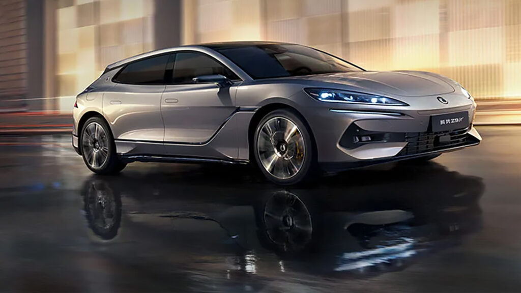 Denza Z9 GT snett framifrån