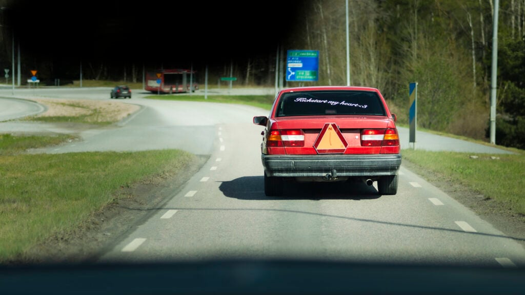 Röd Volvo 940 A-traktor