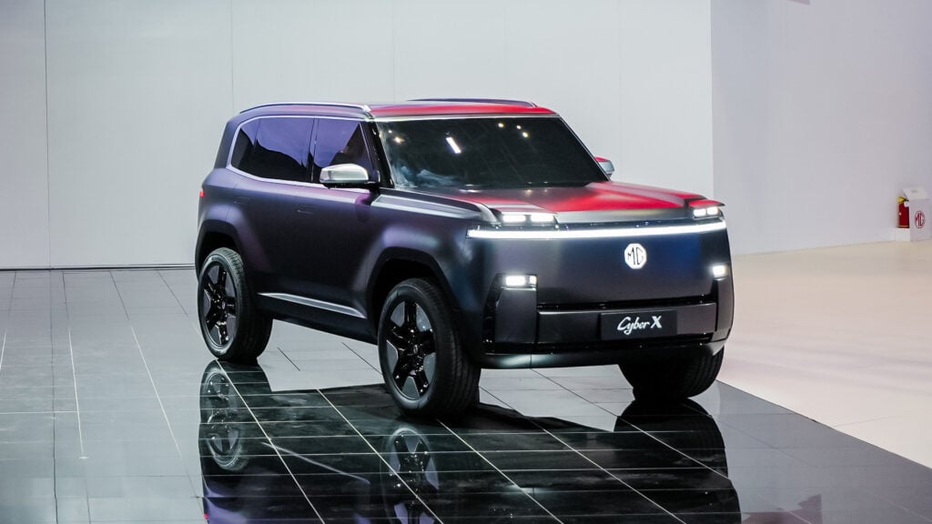 MG Cyber X snett framifrån.