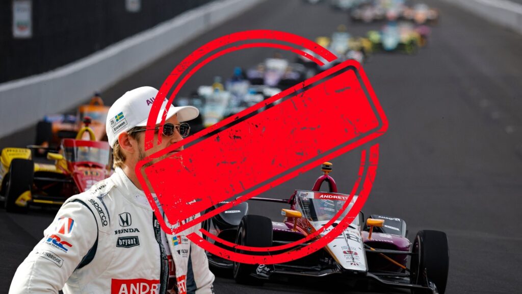 Marcus Ericsson framför sin Andretti-bil på Indianapolis Motor Speedway, med röd stämpel som markerar att han diskats från Indy 500 2025.
