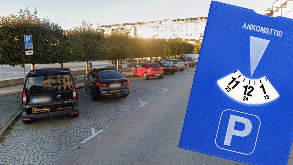 Parkeringen vid torget i Höör och en P-skiva