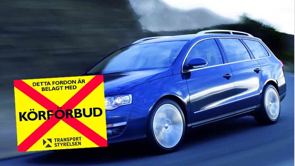 Blå VW Passat TDI med körförbudsskylt