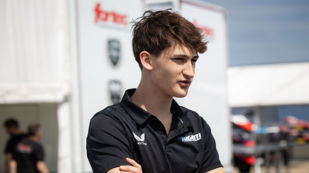 Svenske racingföraren August Raber i Argenti-teamets kläder