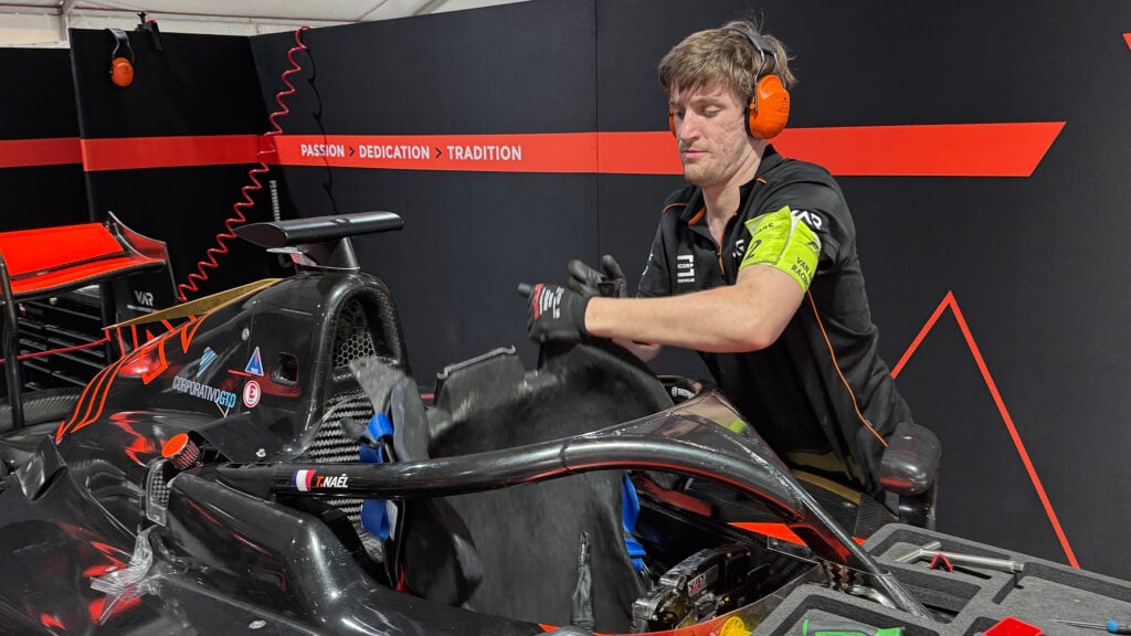 Patrik Larsson, Formel-mekaniker