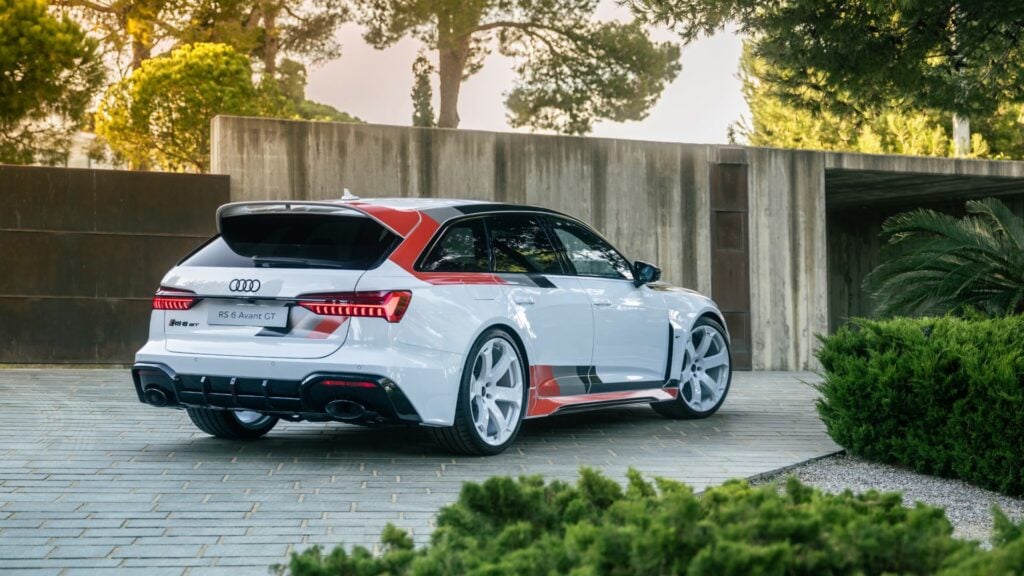Audi RS6 Avant GT 2025 bakre trekvartsvy.