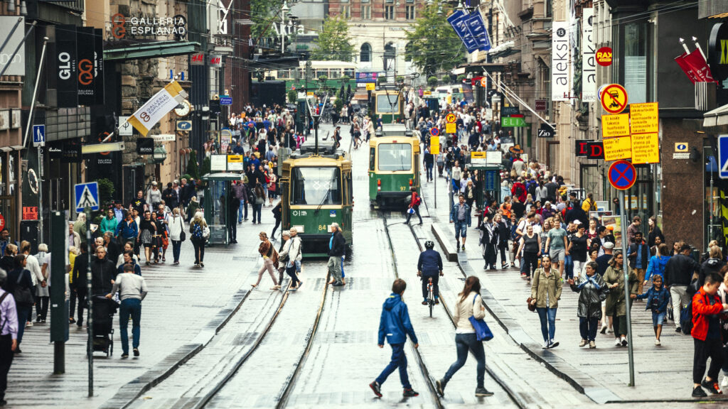 Gata i Helsingfors med mycket forgängare.